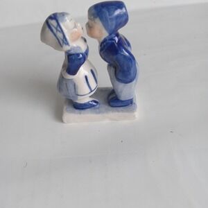 Vintage Delft Blue Kissing Couple Boy & Girl Figurine Hand Painted Holland